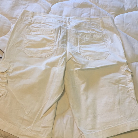 AEO & WH/BM shorts SZ. 8 - Picture 6 of 9